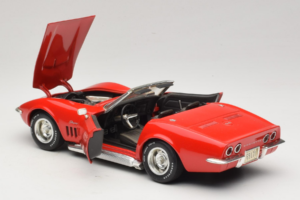 Chevrolet Corvette C3 Cabriolet Rød Revell 1:18 8833-P1 Metal — billede 5 af 8