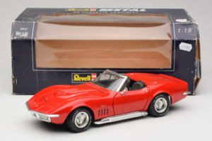 Chevrolet Corvette C3 Cabriolet Rød Revell 1:18 8833-P1 Metal — billede 8 af 8