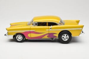 Chevrolet Custom Gul med Flamme Hot Wheels 1:18 21356 Metal — billede 4 af 8