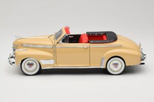 Chevrolet Deluxe Cabriolet Beige Eagle Collectibles 1:18 3022518 Metal — billede 4 af 8