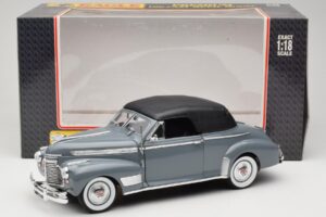 Chevrolet Deluxe Cabriolet Med Blødtag Grå Eagles Race 1:18 7497276 Metal — billede 8 af 8