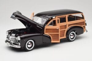 Chevrolet Fleetmaster Woody Sort & Wood Panels Maisto 1:18 43697545B Metal — billede 2 af 8
