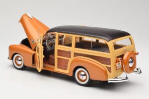 Chevrolet Fleetmaster Woody Guld Maisto 1:18 56042 Metal — billede 5 af 8
