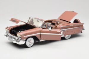 Chevrolet Impala Cabriolet Brun Motormax 1:18 73112 Metal — billede 2 af 8