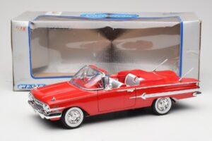 Chevrolet Impala Cabriolet Rød Welly 1:18 9864W Metal — billede 8 af 8