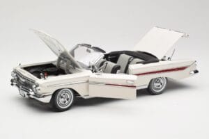Chevrolet Impala Cabriolet Hvid Sun Star 1:18 3405 Metal — billede 2 af 8