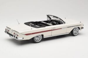 Chevrolet Impala Cabriolet Hvid Sun Star 1:18 3405 Metal — billede 3 af 8