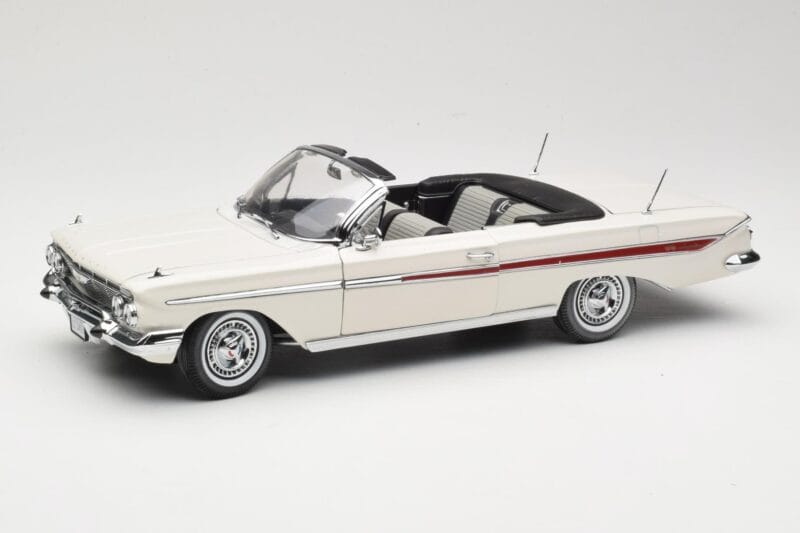 Chevrolet Impala Cabriolet Hvid Sun Star 1:18 3405 Metal