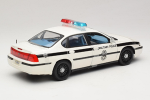 Chevrolet Impala Military Police Maisto 1:18 36611 Metal — billede 2 af 6