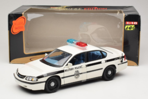 Chevrolet Impala Military Police Maisto 1:18 36611 Metal — billede 6 af 6