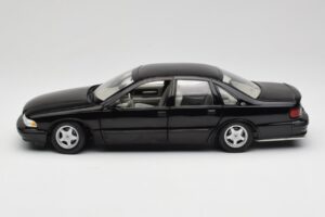 Chevrolet Impala SS Sort UT Models 1:18 21031 Metal — billede 4 af 8