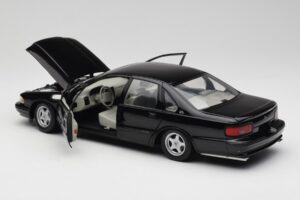 Chevrolet Impala SS Sort UT Models 1:18 21031 Metal — billede 5 af 8