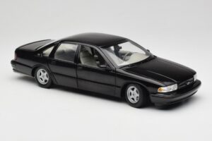 Chevrolet Impala SS Sort UT Models 1:18 21031 Metal — billede 6 af 8