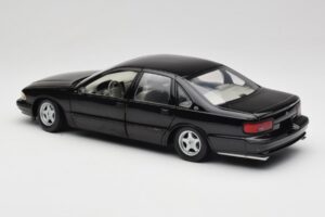 Chevrolet Impala SS Sort UT Models 1:18 21031 Metal — billede 7 af 8