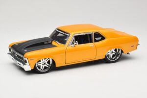 Chevrolet Nova SS Guld Maisto 1:18 31083 Metal