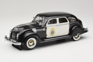 Chrysler Airflow Politibil Signature Models 1:18 CCSM01 Metal