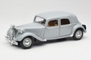 Citroen 15CV 6 Cyl Grå Maisto 1:18 50313 Metal
