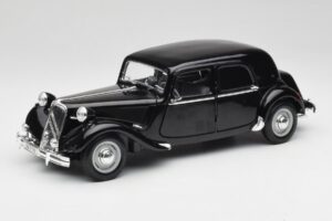 Citroen 15CV 6 Cyl Sort Maisto 1:18 31821 Metal