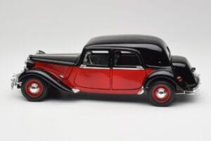 Citroen 15CV 6 Cyl Sort & Rød Valmy Maisto 1:18 56009 Metal — billede 4 af 8