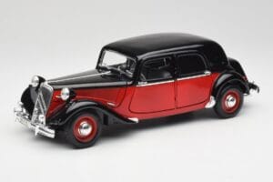 Citroen 15CV 6 Cyl Sort & Rød Valmy Maisto 1:18 56009 Metal
