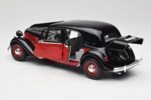 Citroen 15CV 6 Cyl Sort & Rød Valmy Maisto 1:18 56009 Metal — billede 5 af 8