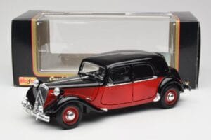 Citroen 15CV 6 Cyl Sort & Rød Valmy Maisto 1:18 56009 Metal — billede 8 af 8