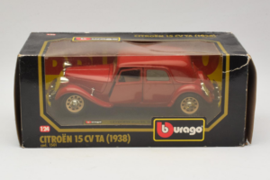 Citroen 15CV TA Rød Bburago 1:24 1501 Metal