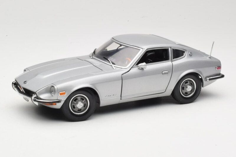 Datsun 240Z S30 Sølv Sun Star 1:18 3503 Metal