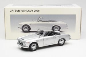 Datsun Fairlady 2000 SR311 Roadster Sølv AUTOart 1:18 77432 Metal — billede 8 af 8