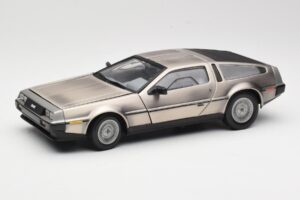 DeLorean DMC-12 LK Sølv Sun Star 1:18 2701 Metal
