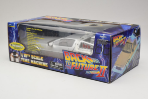 DeLorean DMC-12 Time Machine Back to the Future II Diamond 1:15 210123 Metal — billede 3 af 3