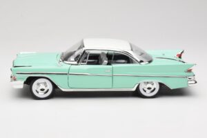 DeSoto Adventurer Grøn Road Signature 1:18 92738-R1 Metal — billede 4 af 8