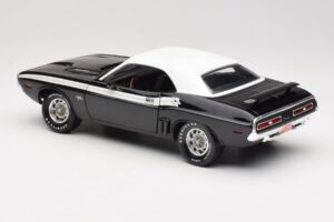 Dodge Challenger R/T Sort & Hvid ERTL 1:18 36549 Metal — billede 7 af 8
