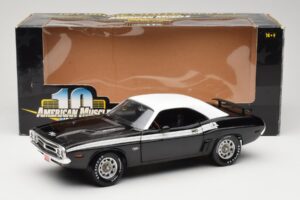 Dodge Challenger R/T Sort & Hvid ERTL 1:18 36549 Metal — billede 8 af 8