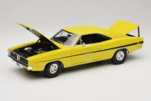 Dodge Charger R/T Gul Dirty Mary Crazy Larry Auto World 1:18 AWSS101/06 Metal — billede 2 af 8