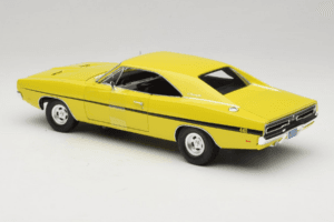 Dodge Charger R/T Gul Dirty Mary Crazy Larry Auto World 1:18 AWSS101/06 Metal — billede 7 af 8
