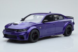 Dodge Charger Super Bee Lilla GT Spirit 1:18 GT895 Resin
