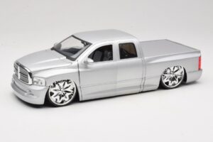 Dodge Ram Tuned Sølv Jada 1:18 63162-SM Metal