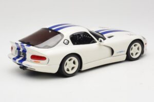 Dodge Viper GTS Stone White GT Spirit 1:18 GT940 Resin — billede 2 af 6