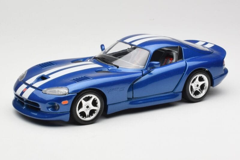 Dodge Viper GTS SR II Blå med Hvide Striber Bburago 1:18 3330 Metal