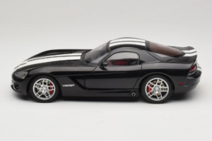 Dodge Viper SRT-10 Coupe Sort AUTOart 1:18 71712 Metal — billede 4 af 8