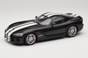 Dodge Viper SRT-10 Coupe Sort AUTOart 1:18 71712 Metal