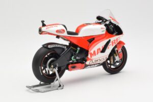 Ducati Desmosedici GP11 #8 H. Barbera Ducati MotoGP Team MotoGP 2011 Minichamps 1:12 123110008 Metal — billede 3 af 6