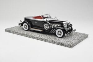 Duesenberg Model J Torpedo Disappearing Top Convertible Coupe Sølv Sort Minichamps 1:18 107150431 Resin — billede 4 af 6