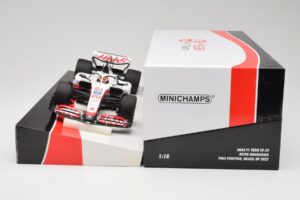 Haas VF-22 #20 K. Magnussen Pole Position Brazil GP 2022 Minichamps 1:18 147222120 Metal — billede 6 af 7