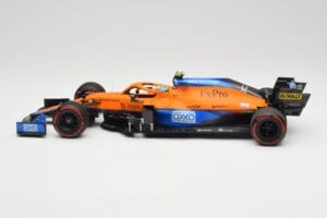 McLaren MCL35M #4 L. Norris Pole Position Russian GP 2021 Minichamps 1:18 530213404 Metal — billede 3 af 7