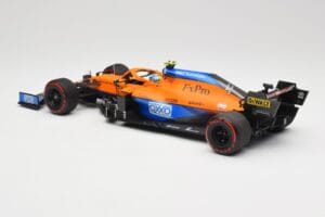 McLaren MCL35M #4 L. Norris Pole Position Russian GP 2021 Minichamps 1:18 530213404 Metal — billede 5 af 7