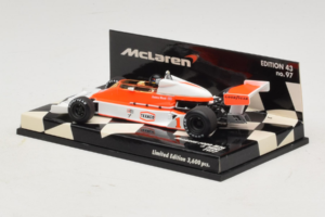 McLaren M26 Ford J. Hunt F1 1977 Minichamps 1:43 530774301 Metal — billede 3 af 5