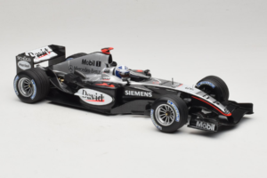 McLaren MP4/19 Mercedes D. Coulthard F1 2004 Minichamps 1:18 530041805 Metal — billede 4 af 7