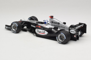 McLaren MP4/19 Mercedes D. Coulthard F1 2004 Minichamps 1:18 530041805 Metal — billede 5 af 7